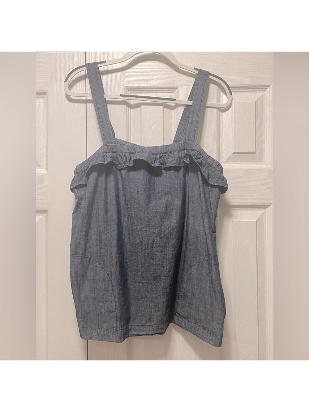 J Crew Chambray blue sleeveless blouse tank top size 8